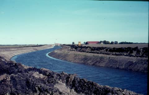 Afwateringskanaal nabij Wagenborgen. Ca. 1970.